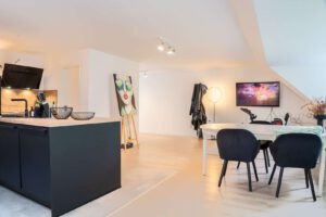 Großer, heller Wohn- Ess- & Kochbereich