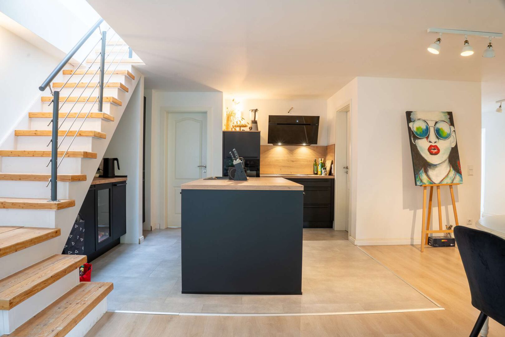 Großer, heller Wohn- Ess- & Kochbereich