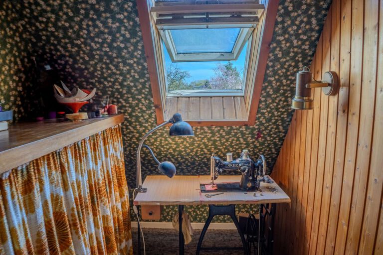 Abgetrenntes Nähzimmer / Begehbarer Kleiderschrank