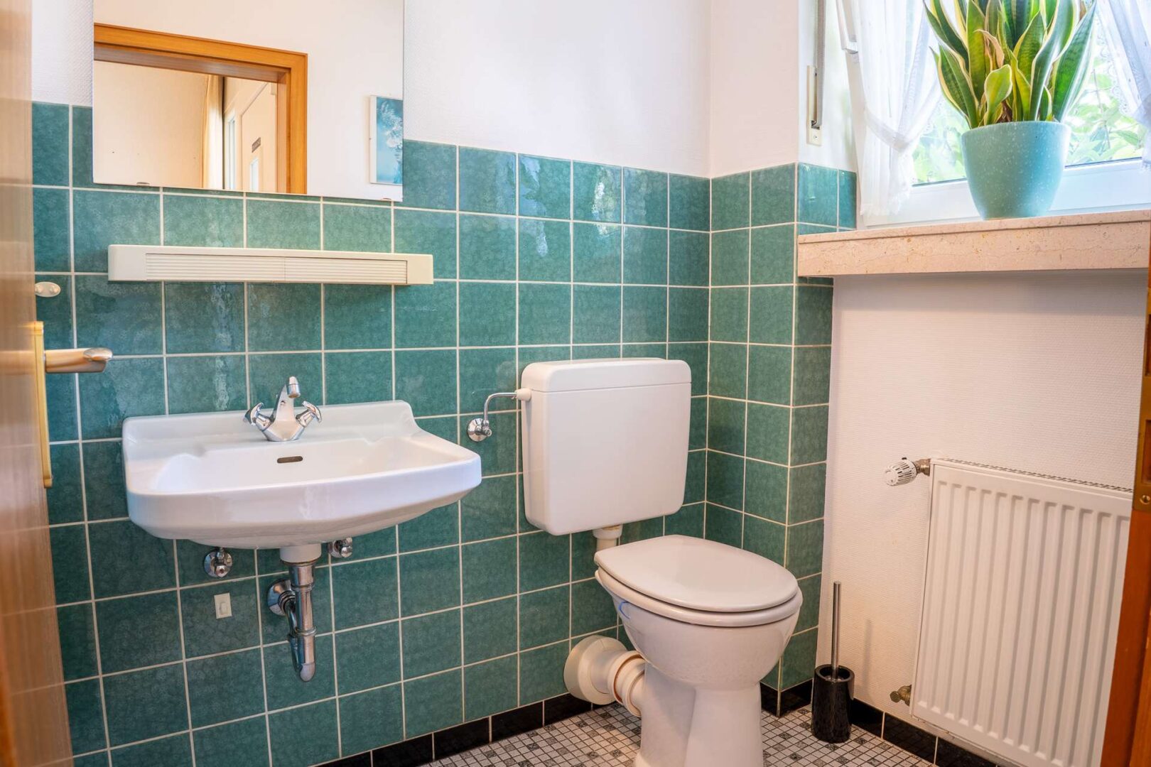 Gepflegtes Gäste WC-im Erdgeschoss