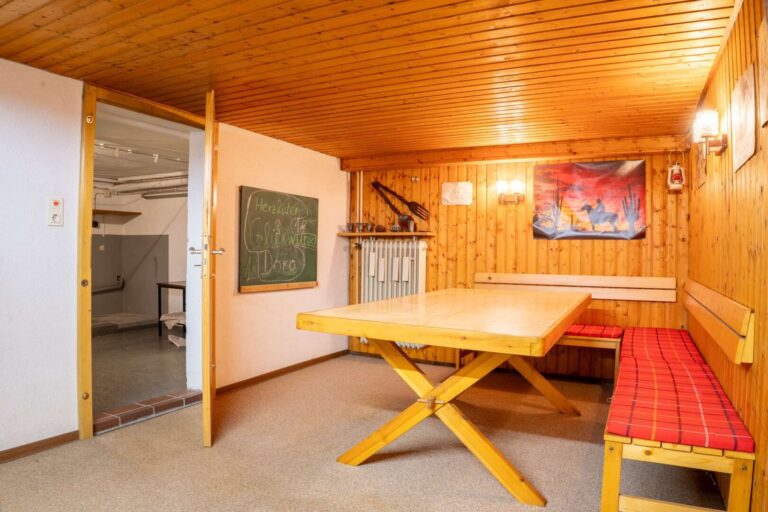 Die Kellerbar wartet auf ihren Einsatz