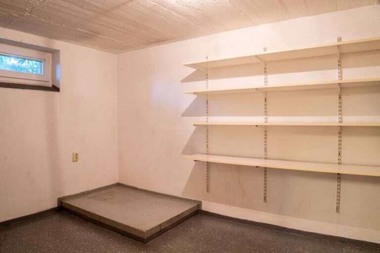 Exemplarisch: Trockener, gepflegter Kellerbereich