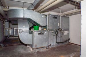 Ladenlokal: Ehemalige Filiale der Deutschen Bank, Zentrale Lüftungsanlage (Heizen & Kühlen möglich)