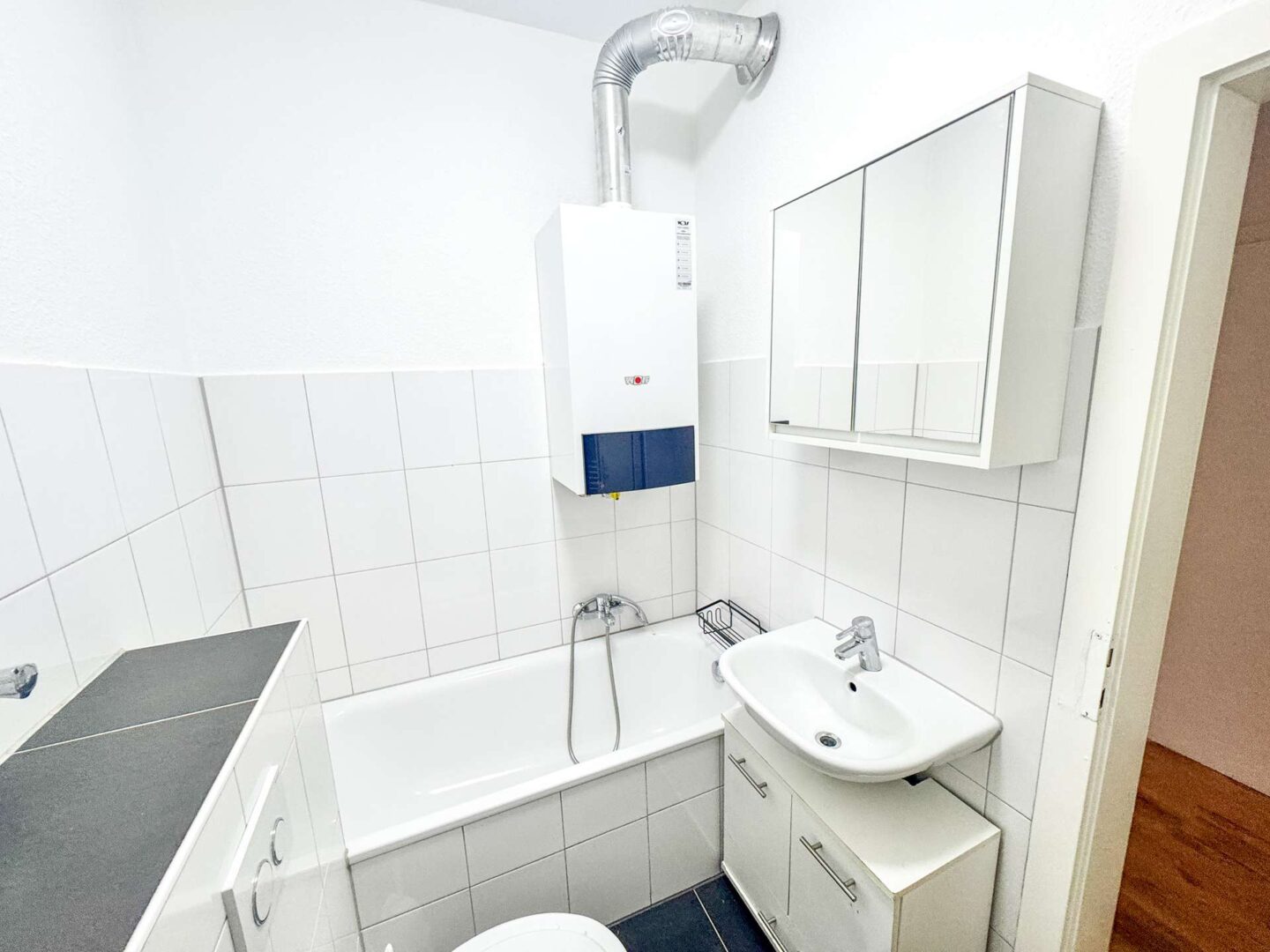 Badezimmer der Wohnung im EG Rechts