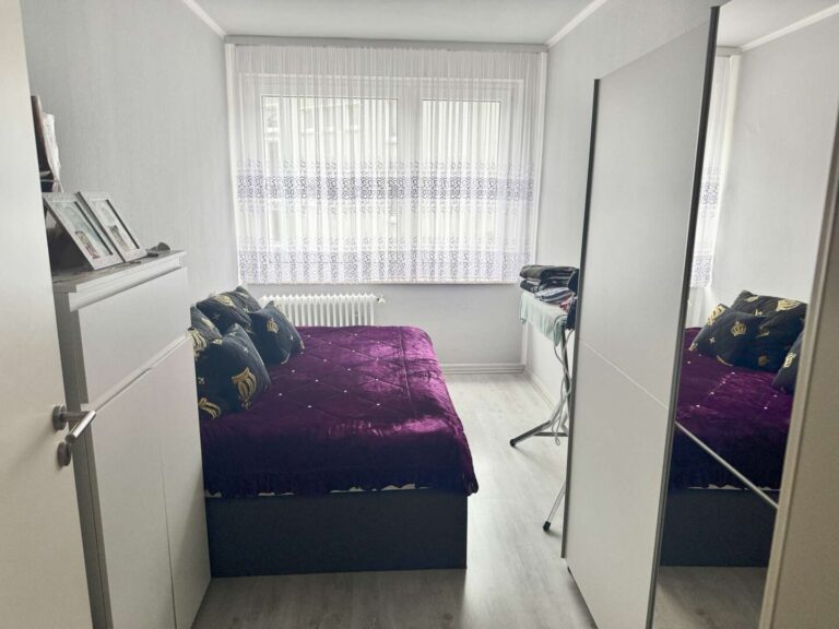 Gepflegte Wohnung im 1. OG Rechts